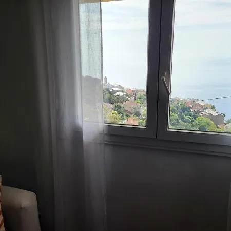 T2 Vue Apartment