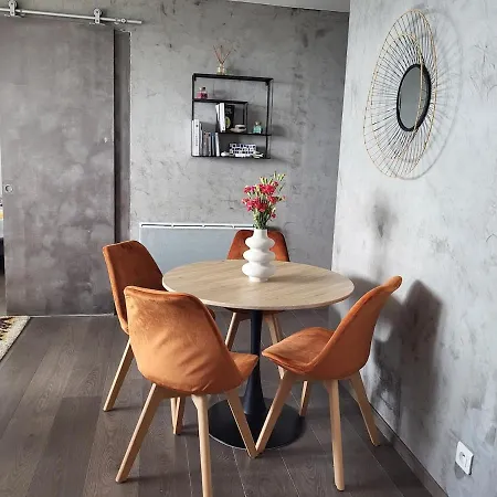 T2 Vue Apartment